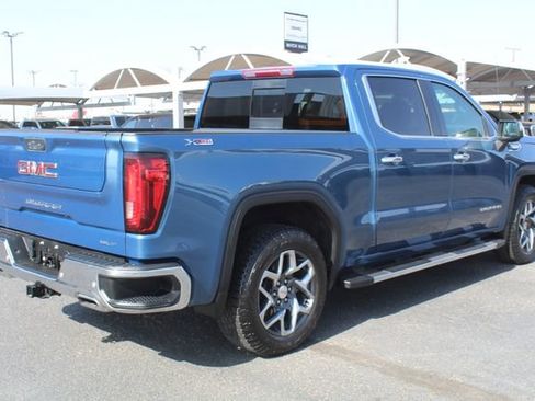 Used 2024 GMC Sierra 1500 SLT AWD/4WD image 3