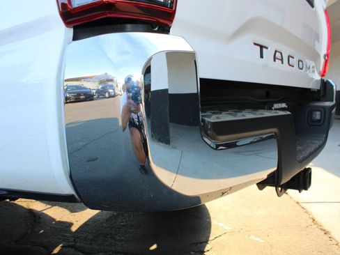 Used 2019 Toyota Tacoma TRD Off-Road RWD image 37