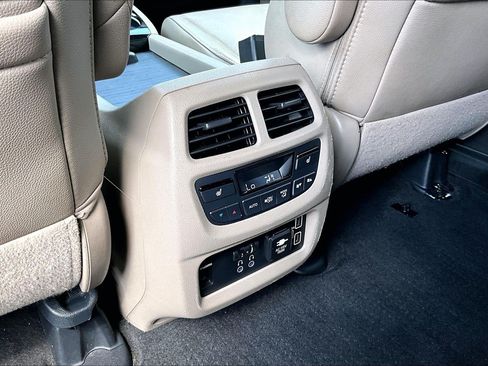 Used 2019 Honda Pilot Touring image 24