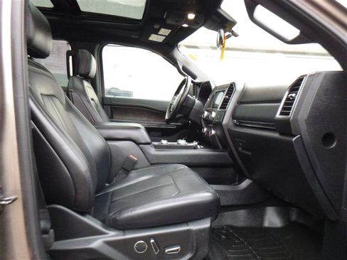 Used 2018 Ford Expedition Max Limited w/ Equipment Group 302A AWD/4WD image 10
