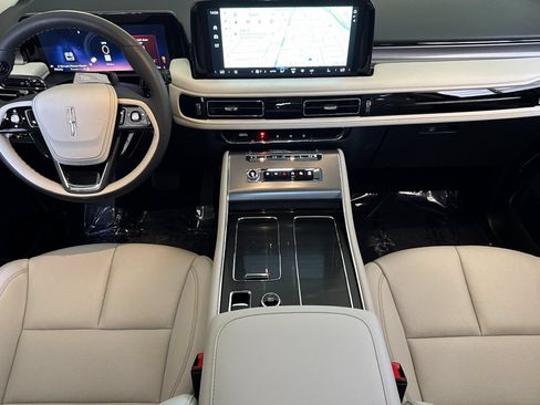 New 2026 Lincoln Aviator AWD w/ Jet Appearance Package image 10