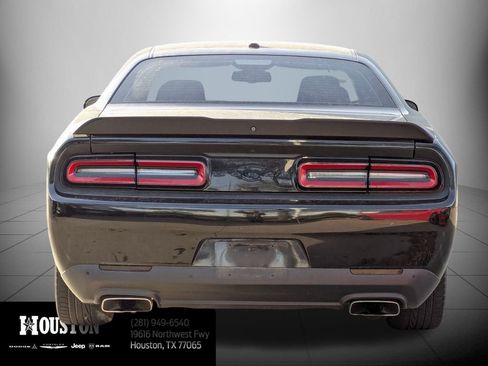 Used 2021 Dodge Challenger R/T w/ Blacktop Package image 14