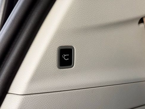 Used 2020 Chrysler Pacifica Limited image 54