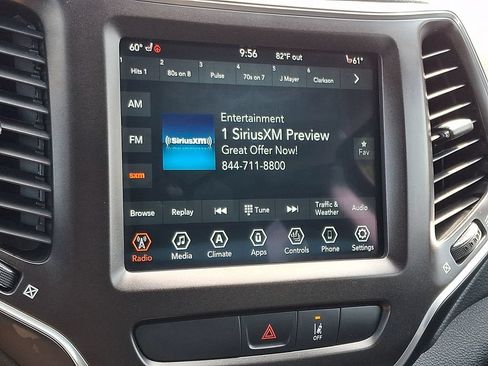 Used 2022 Jeep Cherokee Trailhawk w/ Comfort/Convenience Group AWD/4WD image 16