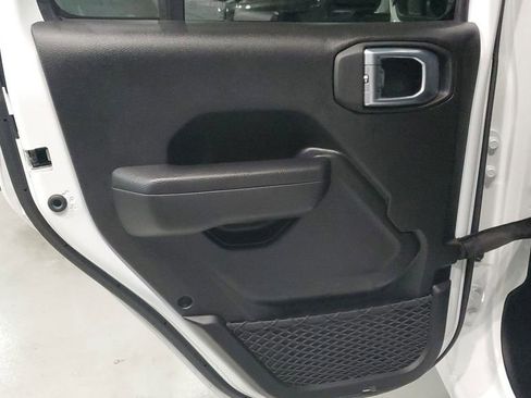 Used 2024 Jeep Gladiator Sport image 15