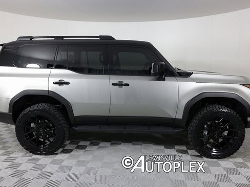 Used 2025 Lexus GX 550 image 5