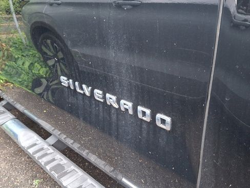 Used 2016 Chevrolet Silverado 1500 Custom w/ Custom Convenience Package AWD/4WD image 4