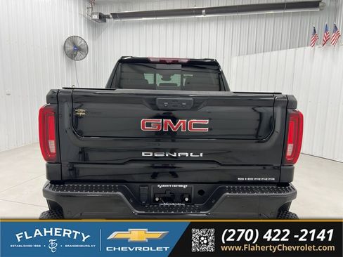 Used 2023 GMC Sierra 1500 Denali w/ Technology Package AWD/4WD image 4