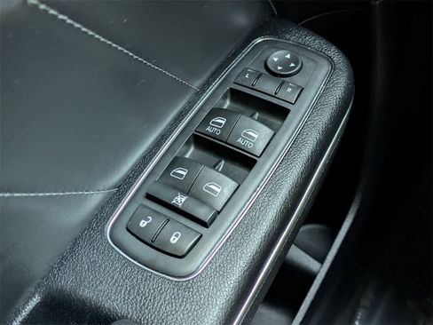 Used 2015 Dodge Charger R/T image 31