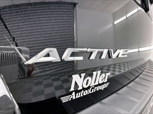 Certified 2025 Ford Explorer Active w/ Active Comfort Package AWD/4WD image 8