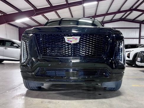 Used 2025 Cadillac Escalade Sport Platinum AWD/4WD image 11