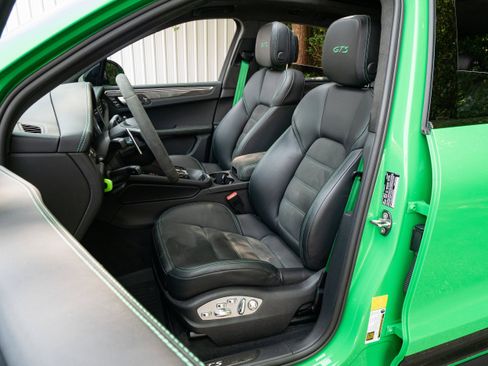 Used 2023 Porsche Macan GTS image 5