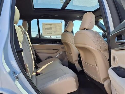New 2026 Jeep Grand Cherokee Limited w/ Luxury Tech Group II AWD/4WD image 59