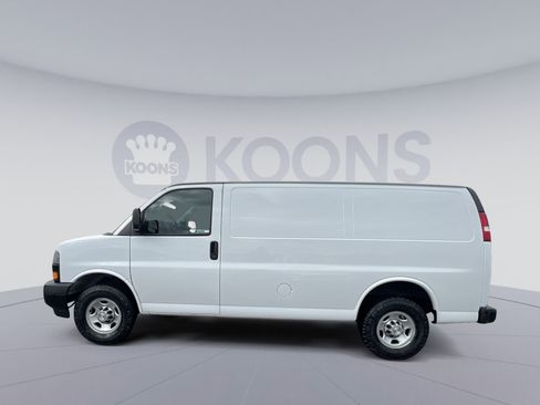 Used 2021 Chevrolet Express 2500 RWD image 7
