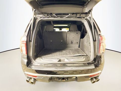 Used 2023 Chevrolet Suburban High Country w/ LPO, Illumination Package image 32