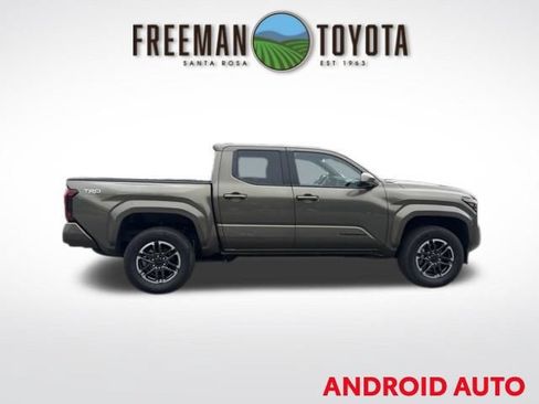 Used 2024 Toyota Tacoma TRD Sport AWD/4WD image 4