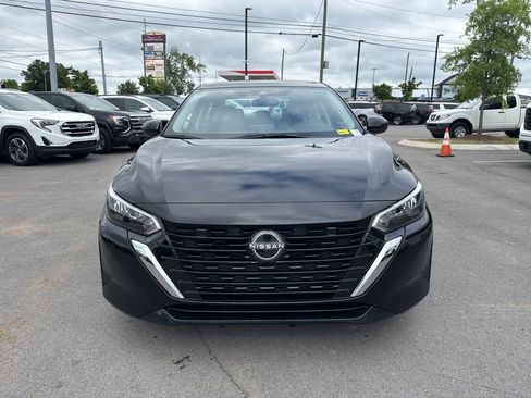 Used 2025 Nissan Sentra SV FWD image 2
