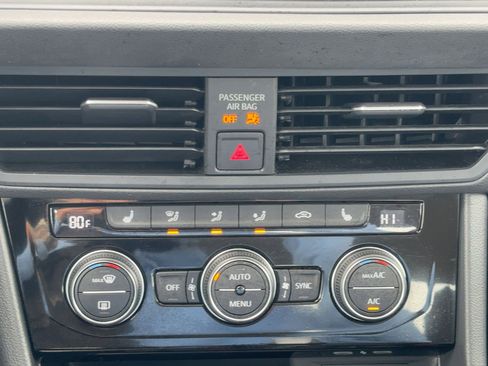 Used 2024 Volkswagen Jetta SE image 24