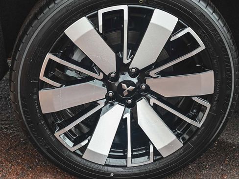 New 2025 Mitsubishi Outlander SEL image 7