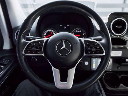 Used 2019 Mercedes-Benz Sprinter 144 image 47