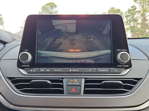 Used 2024 Nissan Altima 2.5 SR image 18