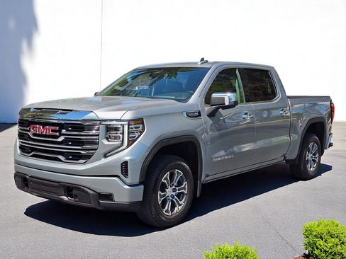 Used 2024 GMC Sierra 1500 SLT image 5