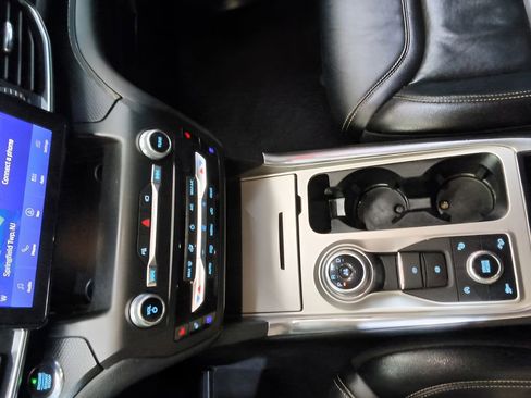 Used 2020 Ford Explorer ST image 30