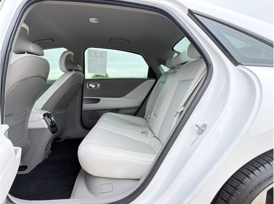 Used 2023 Hyundai Ioniq 6 SEL AWD/4WD image 11