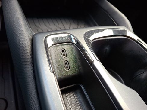 Certified 2024 Chevrolet Equinox EV RS image 24