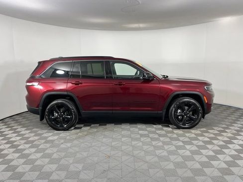 Used 2026 Jeep Grand Cherokee Limited w/ Limited Altitude Package AWD/4WD image 8