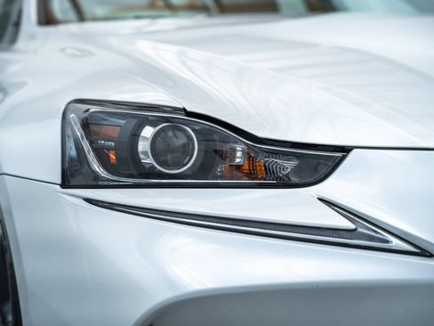 Used 2020 Lexus IS 300 w/ Navigation Package RWD image 12