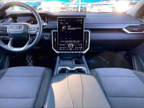 Used 2025 GMC Acadia Elevation image 15