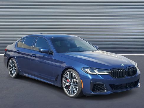 Used 2023 BMW M550i xDrive image 2