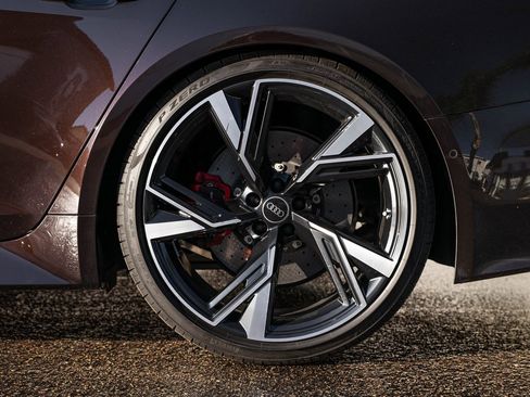 Used 2023 Audi RS 6 w/ Carbon Optic Package image 11