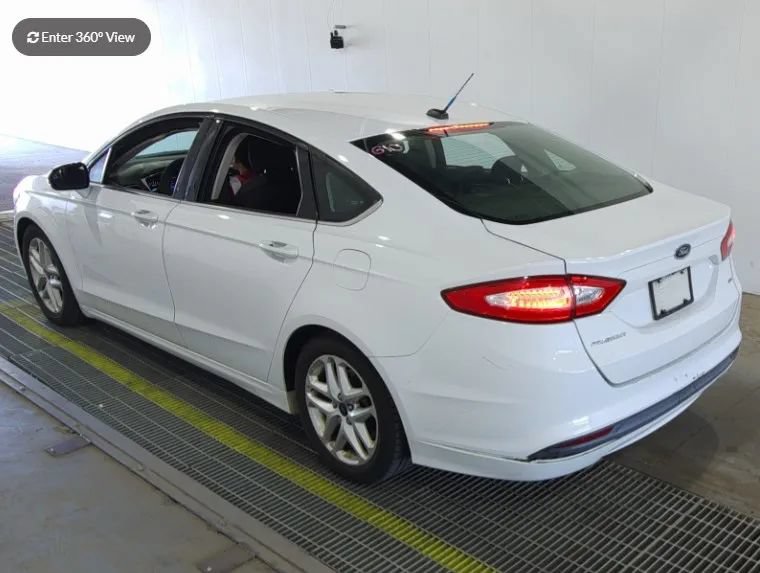 Used 2016 Ford Fusion SE FWD image 3