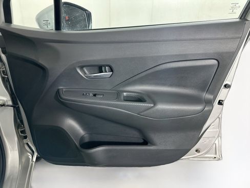 Used 2025 Nissan Versa SV FWD image 29
