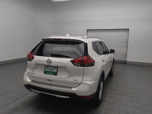 Used 2017 Nissan Rogue SV image 9