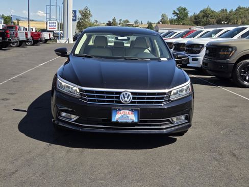 Used 2017 Volkswagen Passat 1.8T SE FWD image 2