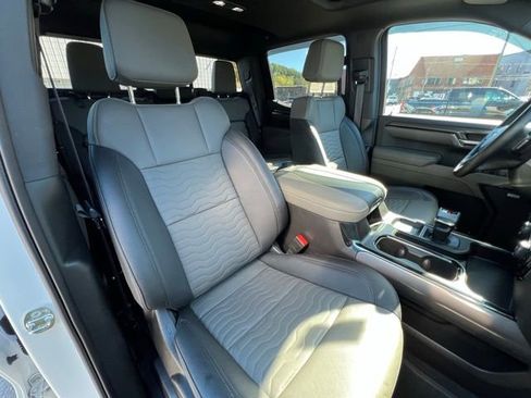 Used 2024 Chevrolet Silverado 1500 ZR2 w/ Technology Package image 17