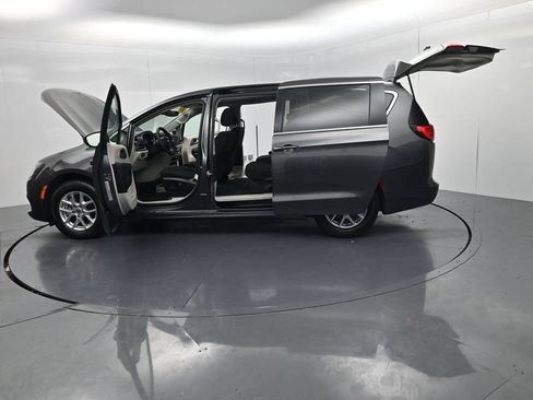 Used 2023 Chrysler Voyager LX FWD image 58