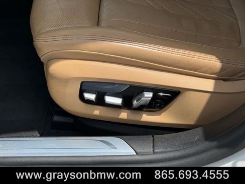 Used 2018 BMW 750i RWD image 12