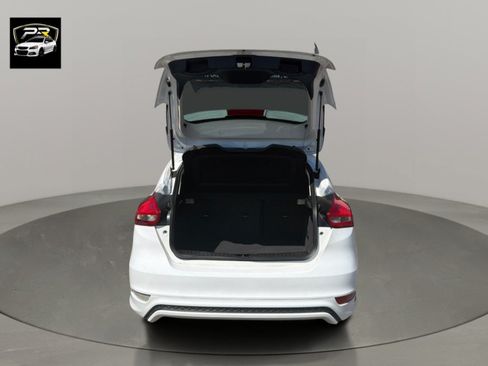 Used 2015 Ford Focus SE w/ SE Sport Package FWD image 13