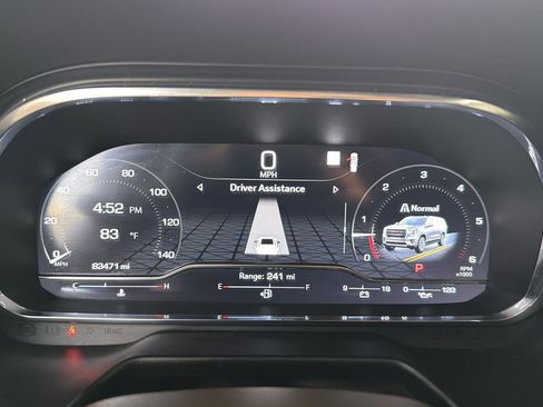 Used 2022 GMC Yukon XL SLT w/ SLT Luxury Package image 13