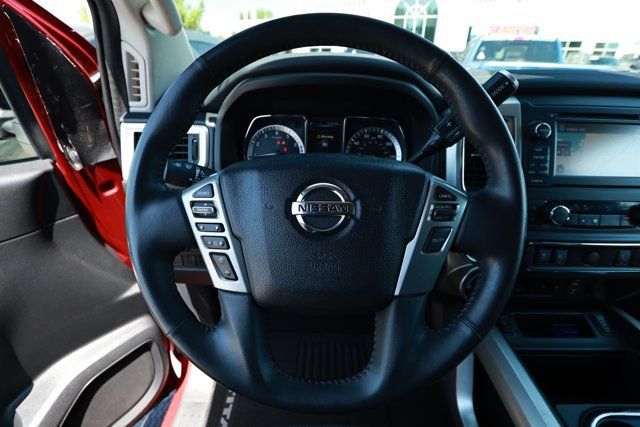 Used 2018 Nissan Titan SV w/ SV Convenience Package AWD/4WD image 11