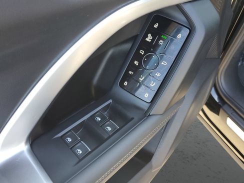 Used 2025 Audi Q5 Premium Plus w/ Premium Plus AWD/4WD image 21