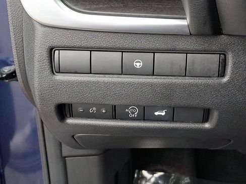 Used 2023 Nissan Rogue Platinum AWD/4WD image 30