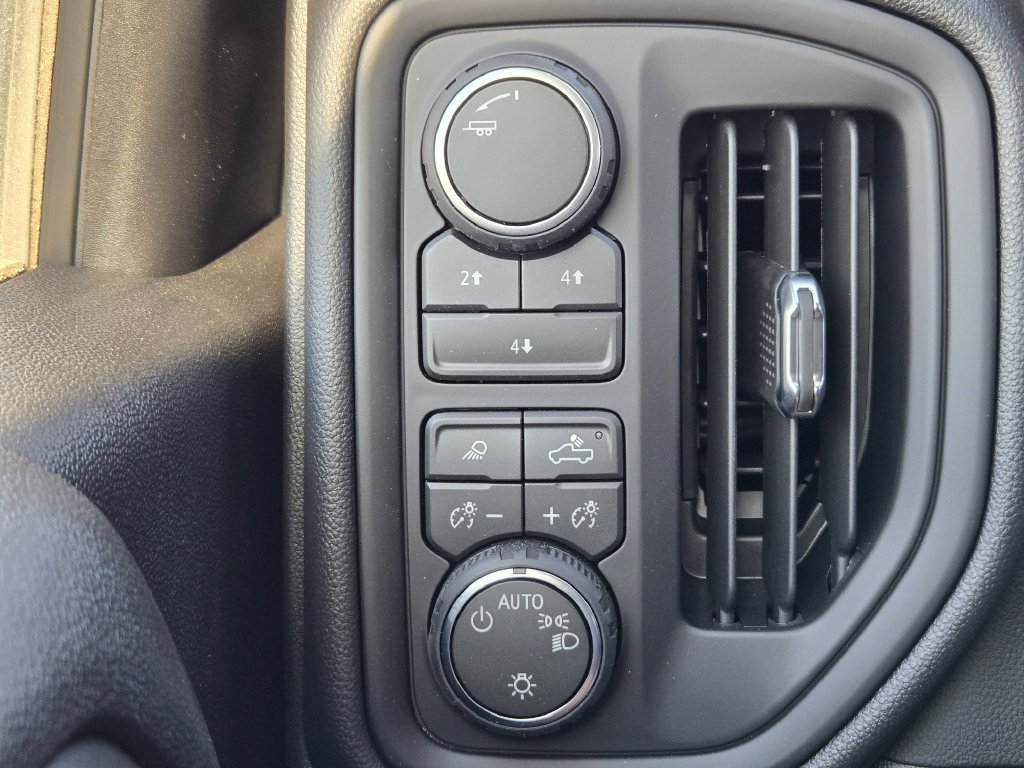 New 2026 Chevrolet Silverado 2500 Custom w/ Custom Value Package AWD/4WD image 18