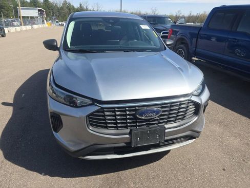 Used 2024 Ford Escape Active AWD/4WD image 2