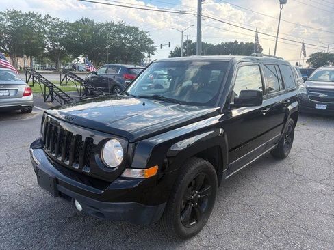 Used 2015 Jeep Patriot Sport w/ Power Value Group FWD image 3