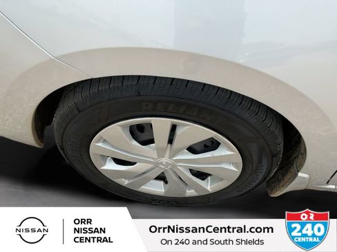 Used 2022 Nissan Versa S w/ Trunk Package FWD image 9